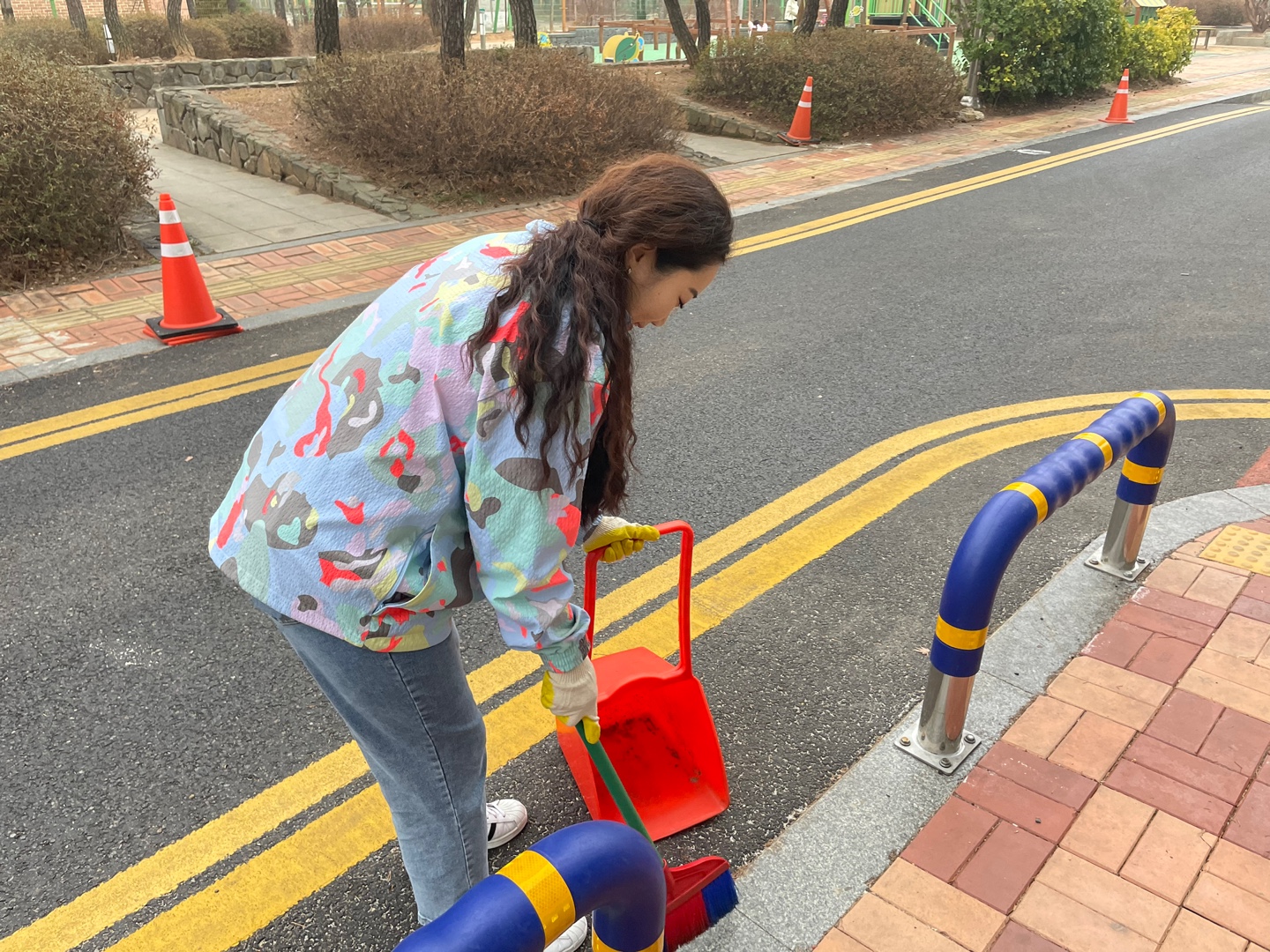 봄맞이 복지관 대청소 진행 소식 봄맞이 복지관 대청소 진행 소식